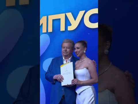 Вручення дипломів бакалаврам-випускникам ФММ КНУКіМ 2025-го року, липень-2025.