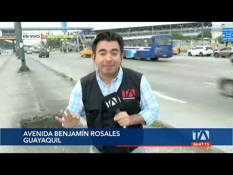 Peligroso hueco en la avenida Benjamín Rosales, en Guayaquil, preocupa a conductores
