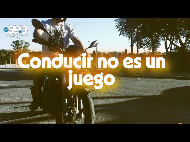 Alejandro Melgarejo, presidente de la Asociación de Motociclistas de Misiones, advierte sobre la alarmante cifra de accidentes fatales y reclama un cambio de enfoque en la educación vial. Plantea priorizar la práctica y las técnicas de conducción por sobre la teoría, exigiendo instructores idóneos, fiscalización real y reeducación de todos los conductores, en especial motociclistas. Llama a terminar con las normativas vacías y propone medidas concretas para frenar la crisis.#SeguridadVialYa 🛑 #MotosConCiencia 🏍️ #CambioDeEnfoque✅ ¡Sintoniza la FM 89.3 para escuchar a Marcelo Giménez, Lodi Caballero junto a Ángel Miño en EL AIRE DE LAS MISIONES! 🗣️ Con sus voces y estilos únicos, te mantendrán entretenido e informado con noticias, música y entrevistas interesantes.Producción Patricia Flores.Operación Técnica: Nicky Zalaza