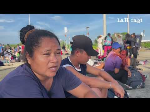 Caravana de migrantes bloquea ruta en Chiapas; señalan falta de atención del INM