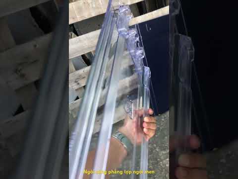 Ngói lợp lấy sáng tự nhiên. Lợp kết hợp lấy sáng chung sóng với ngói tráng men.