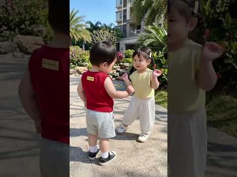 和<strong>弟</strong><strong>弟</strong>鬥舞，越鬥越開心～ #鬥舞 #姐<strong>弟</strong>日常 #人類幼崽到底多可愛 #萌娃愛跳舞 #人類幼崽
