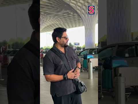 Master Of Versatile Acting-Arshad Warsi Looks Dashing At He Gets Papped At The Mumbai Airport | N18S