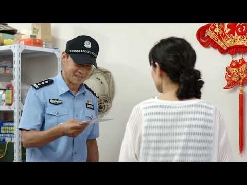 女所长葬礼致歉,跪遗像未获受害者家属原谅