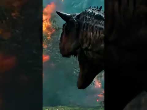 Volcano Erupts into Dino War! 🌋🦖 Triceratops vs Carnotaurus 💥 | Jurassic World: Fallen Kingdom