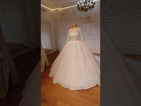 Top 5 UK Bridal Dress Trends 2025 👰✨ | Queen Fashion #shortsfeed #shortvideo #short