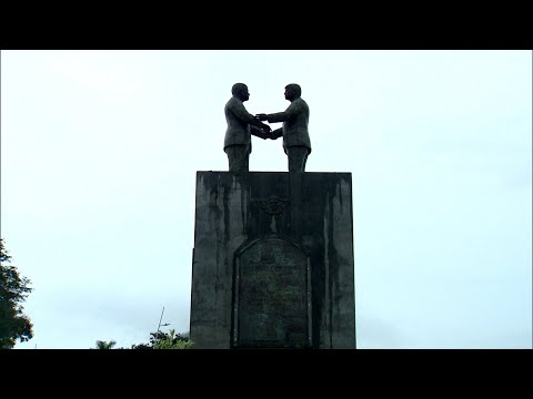 Develan monumento de  recordación de los Tratados Torrijos-Carter