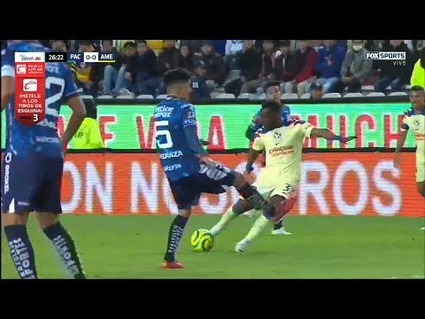 Moreno le roba el gol a Quiñones | Pachuca vs América | Liga MX