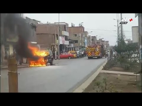 Incendio de vehículo se registra en plena vía pública de San Juan de Miraflores