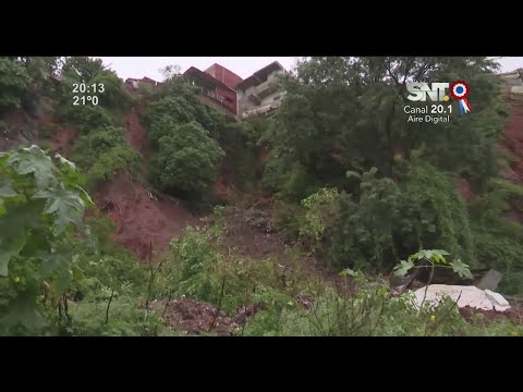 Casas en peligro de derrumbe en Itá Pyta Punta