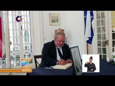 Cuba: Firma Manuel Marrero Cruz libro de condolencias por el fallecimiento de la Reina Isabel II