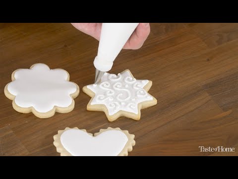 How to Decorate Cookies with Royal Icing Wet-on-Wet Technique