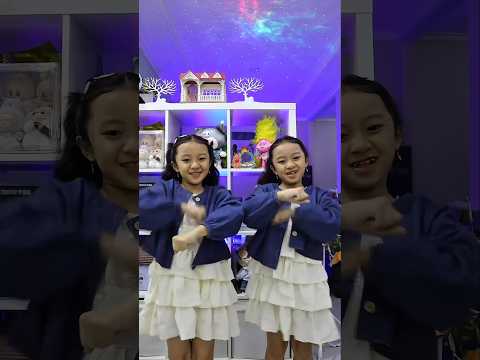 Woahh udah ada versi Remix nya gak tuh Alamak😍🤩 #kembar #jogetviral #trends #shorts