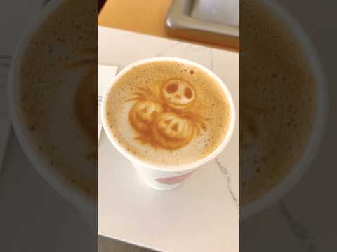 Halloween latte art 🎃 #latteart #halloween #coffeelover #coffee #fyp