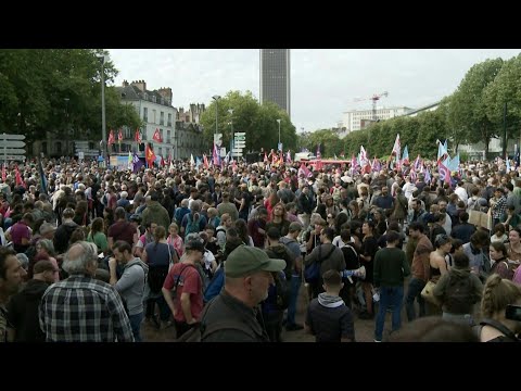 Nantes: début de la manifestation contre le coup de force de Macron | AFP Images