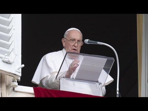 Papa Francesco all’Angelus: «Cessate il fuoco a Gaza, fermatevi. La guerra è sempre una...