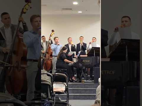 Жаль, мысли бедное перо