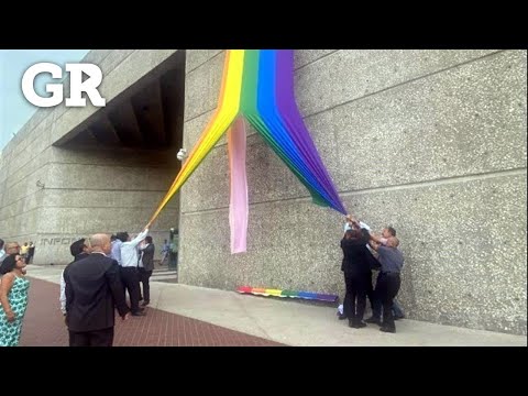 Quita sindicato bandera LGBT de Infonavit