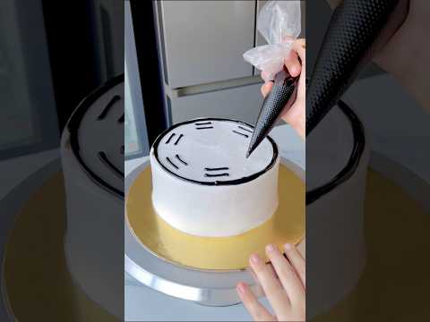 Watch this cake glow up🙈#shortsfeed #uniquecakedesign #satisfyingvideo #cakedecoratingideas