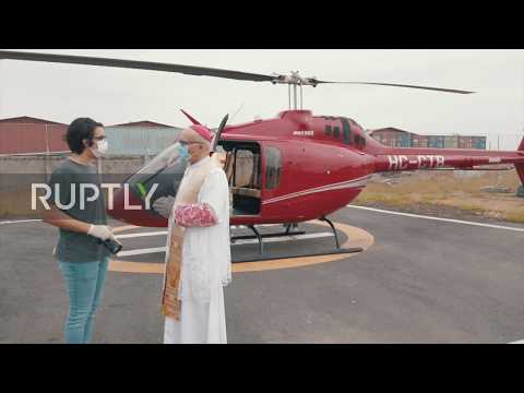 Ecuador: Bishop blesses Guayaquil from helicopter amid coronavirus pandemic