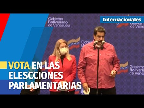 Nicolás Maduro vota en las parlamentarias y pide resolver diferencias a través del debate