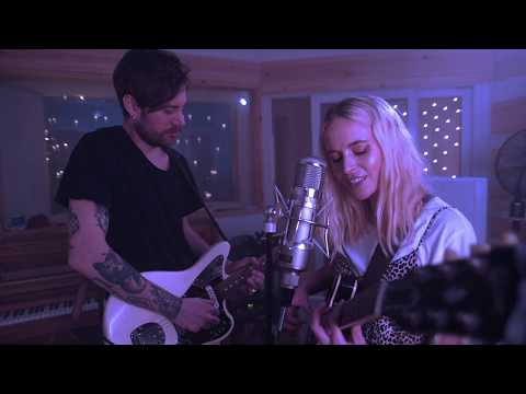 Kyla la Grange - Cut Your Teeth (stripped back version)