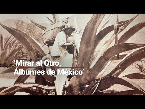 Ricardo B. Salinas acudió a la inauguración de la exposición 'Mirar al Otro, Álbumes de México