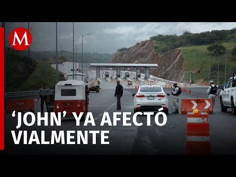 Cierran la autopista Barranca Larga-Ventanilla por deslaves tras el paso de 'John' en Oaxaca