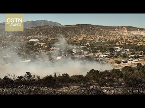 Las llamas que asolan el extremo sur de Grecia dejan a su paso al menos a un muerto