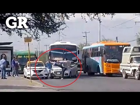 Pelean chofer de ruta y conductor en Monterrey | Monterrey