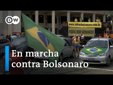 Miles de manifestantes marchan contra Jair Bolsonaro