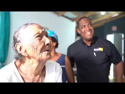 Vídeo: Gonzalo Castillo cumple promesa de entregar vivienda a anciana de 100 años que perdió su casa