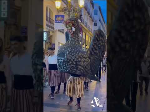 Así ha transcurrido el desfile del pregón hasta llegar a la plaza del Pilar