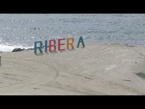 Las letras que dan nombre a 'La Ribera' y 'Benítez', motivo de crítica