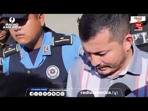 Momento de la captura de Marco Tulio Rivera, administrador de la Aduana La Mesa