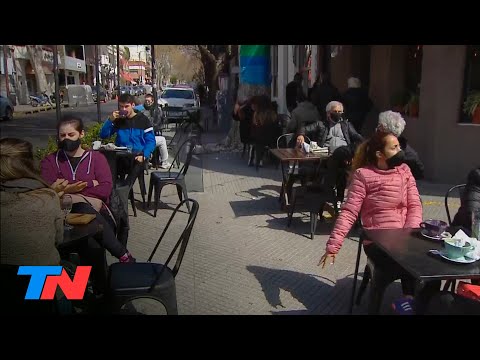 SALIR AL SOL | Bares y restaurantes con mesas al aire libre en la Ciudad: barbijos y distanciamiento