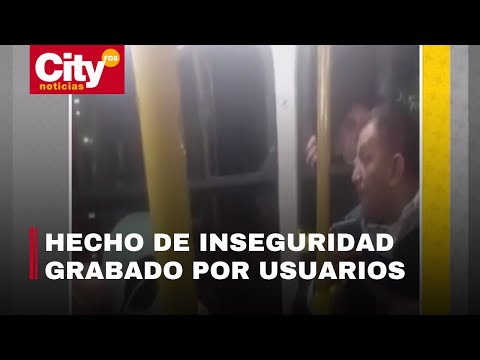 En video: ladrón entró por la ventana de bus de TransMilenio para robar celular | CityTv