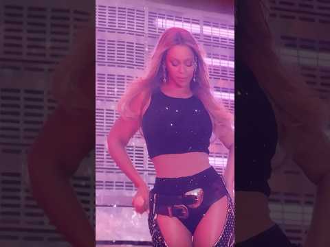 Driver, roll up the partition, please #beyonce #cowboycartertour
