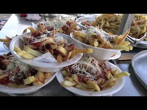 Muchos comerciantes se ganan la vida ofreciendo las tradicionales papitas fritas en Pasaquina