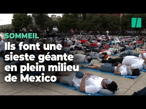 À Mexico, 300 personnes participent à une sieste géante
