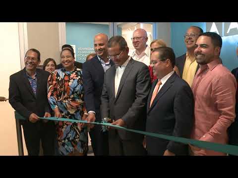 Gobernador inaugura oficina de ACAA en Caguas