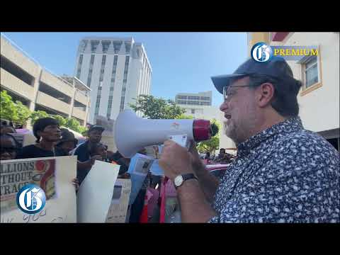 PNP supporters take protest against Tufton to health ministry office