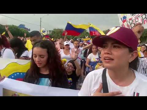 Miles de venezolanos protestan en Colombia en apoyo a Edmundo González y contra Nicolás Maduro