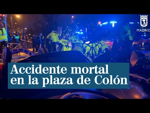 Un motorista muerto y otro herido muy grave al colisionar con un VTC en la plaza de Colón