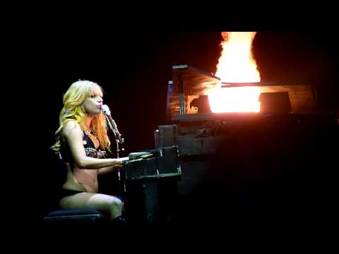 Lady Gaga Monster Ball 2010 - Speechless HD (live at HP Pavilion 8/17)