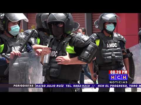 Resumen del enfrentamiento entre policías y vendedores en el paseo Liquidambar