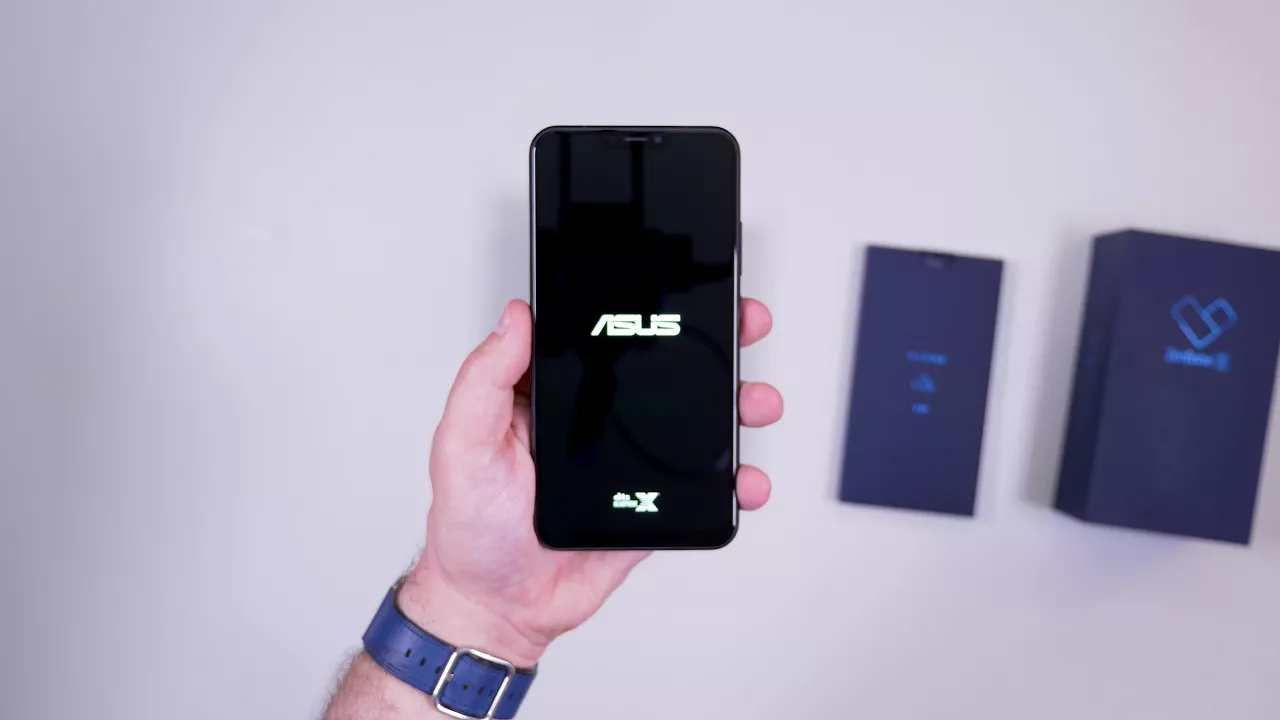 Vido-Test de Asus Zenfone 5 par TheGrandTest